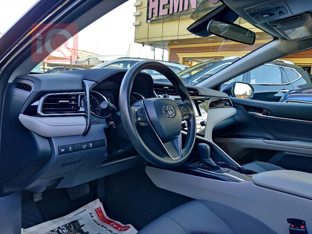 تۆیۆتا کامری